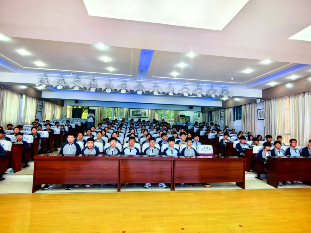 不慌不忙,中考在行——蚌埠五中举办九年级考前心理疏导专题讲座 第14张 不慌不忙,中考在行——蚌埠五中举办九年级考前心理疏导专题讲座 第14张