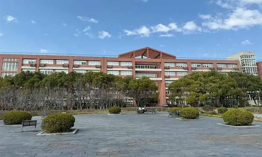 中考500分以下怎么选?上海浦发高中,告别职校走高考路 第4张
