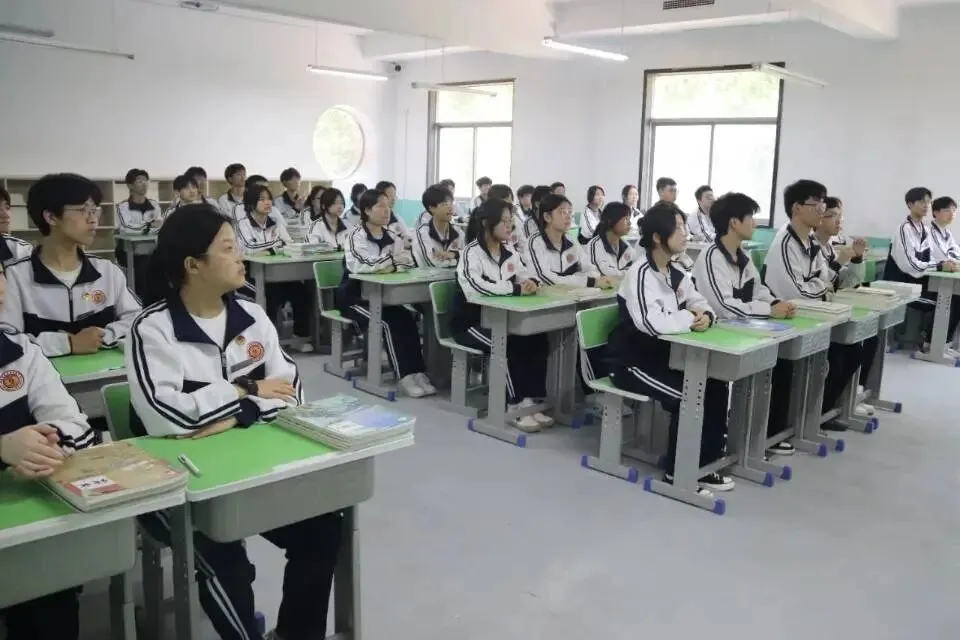中考倒计时!与其在焦虑中等待,不如来看看这条“技能立身、升学有路”的新赛道 第18张 中考倒计时!与其在焦虑中等待,不如来看看这条“技能立身、升学有路”的新赛道 第18张