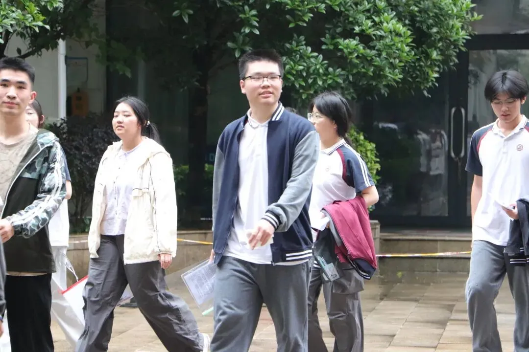 恩施清外高中部|2026届仿真模拟考试:以实战砺锋芒,以匠心助高考 第15张