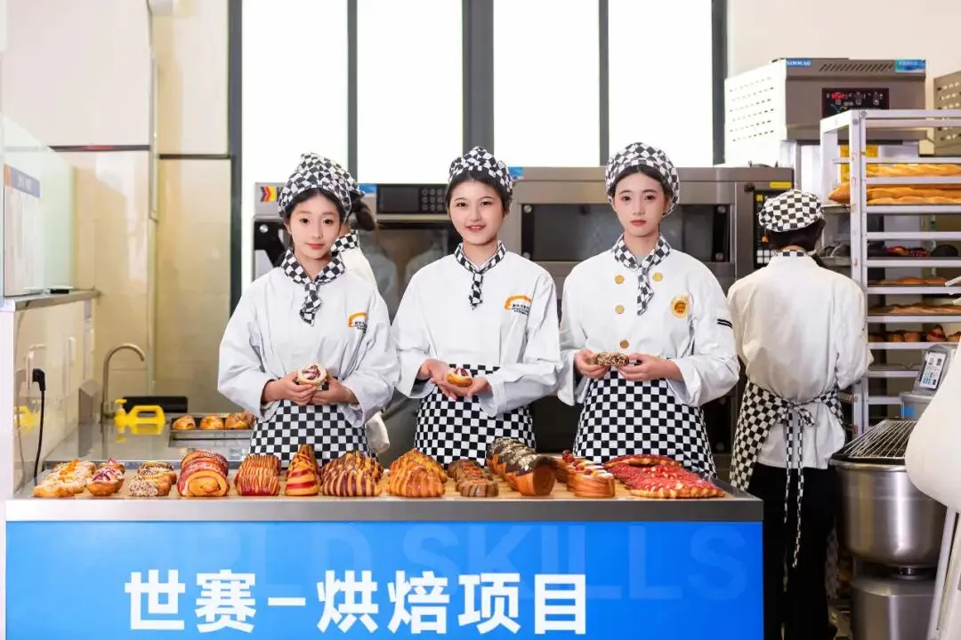 距中考不足30天!初三家长必看:孩子考不上高中怎么办?江苏新东方夏秋季预科班抢报中,升学+就业双通道 第3张