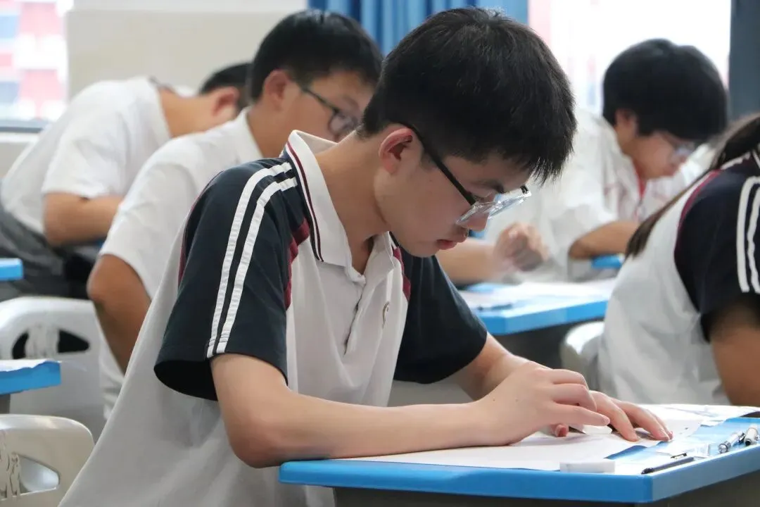 恩施清外高中部|2026届仿真模拟考试:以实战砺锋芒,以匠心助高考 第44张