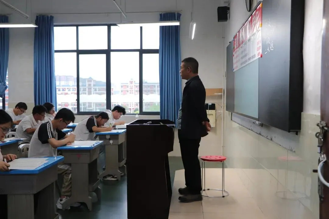 恩施清外高中部|2026届仿真模拟考试:以实战砺锋芒,以匠心助高考 第48张