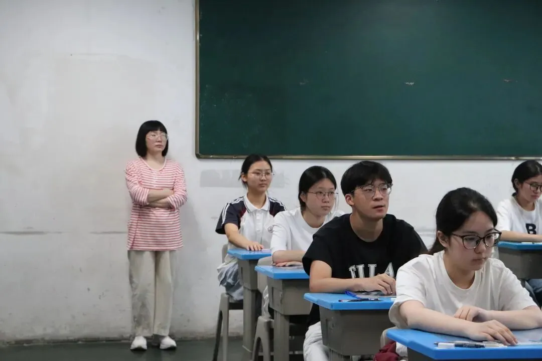 恩施清外高中部|2026届仿真模拟考试:以实战砺锋芒,以匠心助高考 第53张