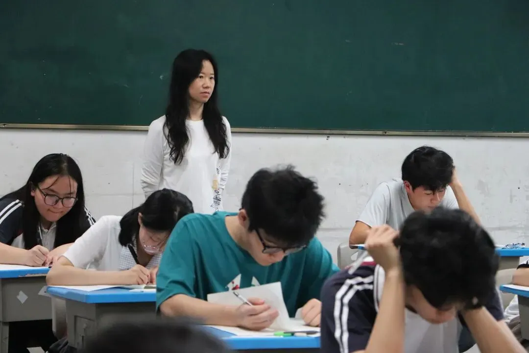 恩施清外高中部|2026届仿真模拟考试:以实战砺锋芒,以匠心助高考 第56张