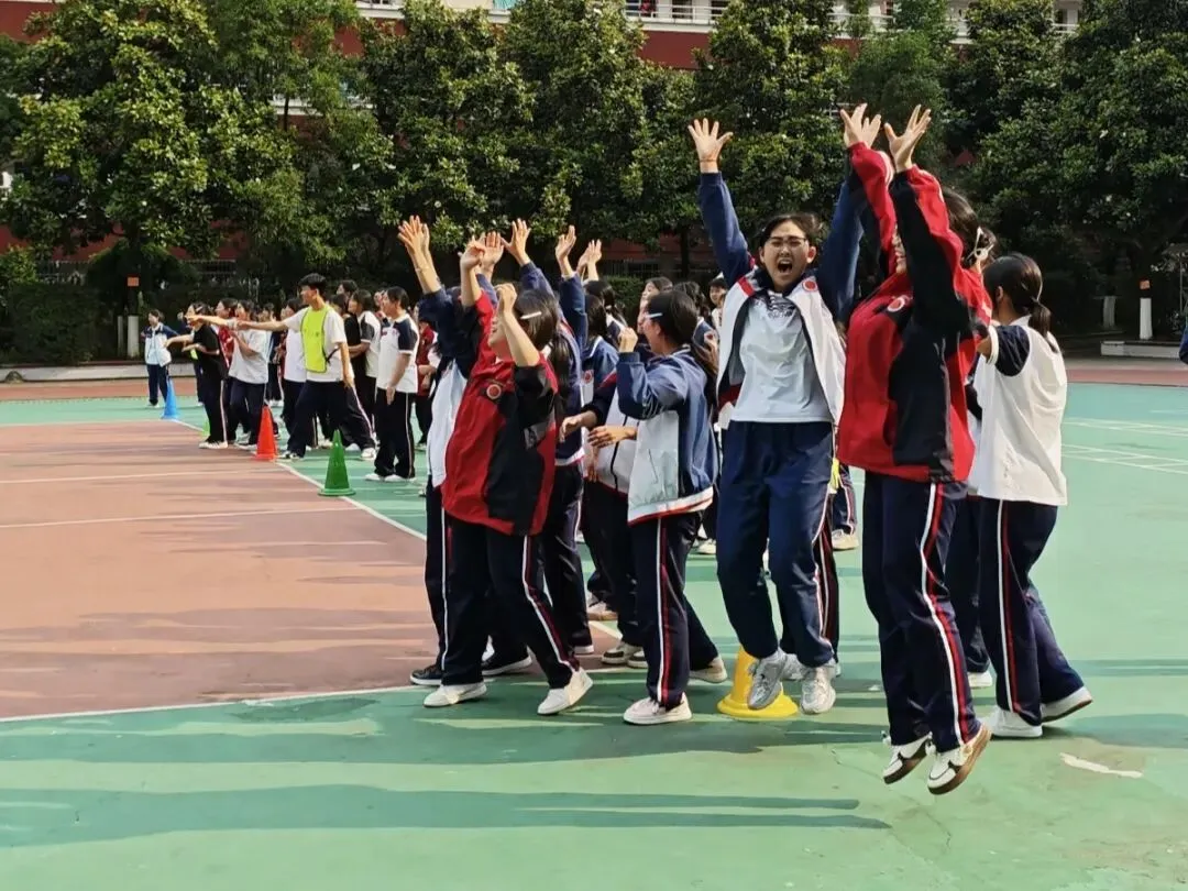 奔跑聚合力,拼搏赢中考丨黔西市水西中学初三年级举行课间文娱活动,激发青春活力,逐鹿赛场 第6张