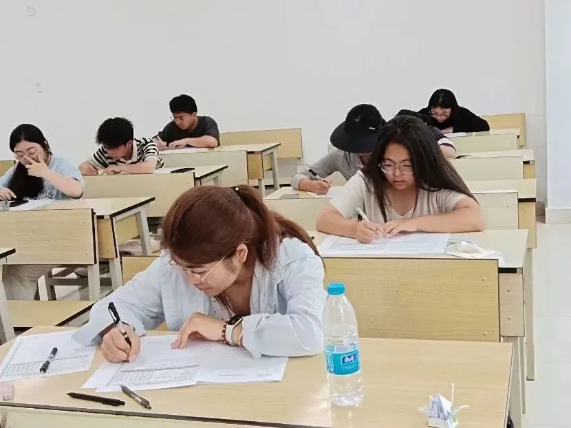 云南民族大学学生会四六级模拟考试圆满落幕 第20张
