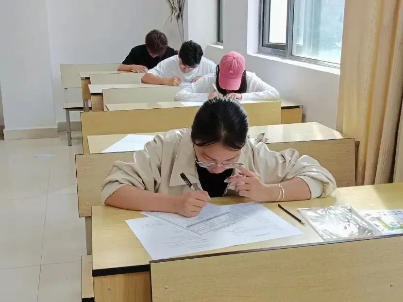 云南民族大学学生会四六级模拟考试圆满落幕 第21张