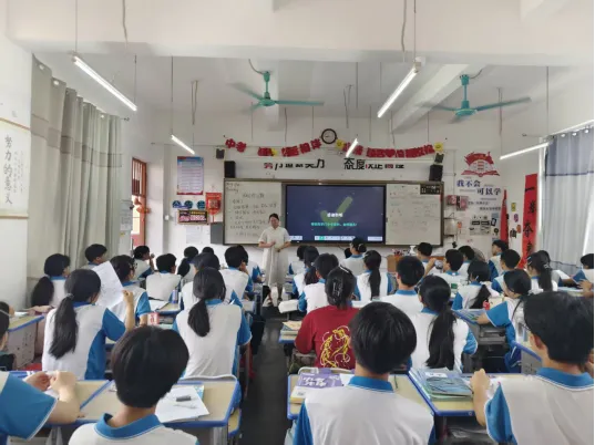 精准施策助中考送教交流促提升 ——容县教研中心助力容州二中备考-第3张图片-四季读书网 精准施策助中考送教交流促提升 ——容县教研中心助力容州二中备考-第3张图片-四季读书网