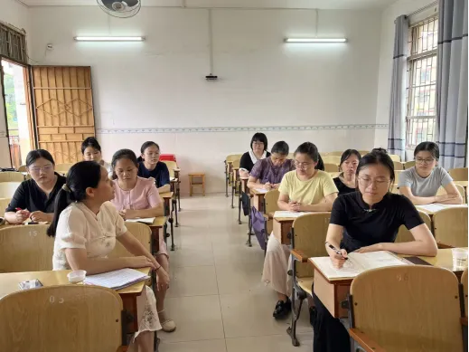 精准施策助中考送教交流促提升 ——容县教研中心助力容州二中备考-第6张图片-四季读书网 精准施策助中考送教交流促提升 ——容县教研中心助力容州二中备考-第6张图片-四季读书网