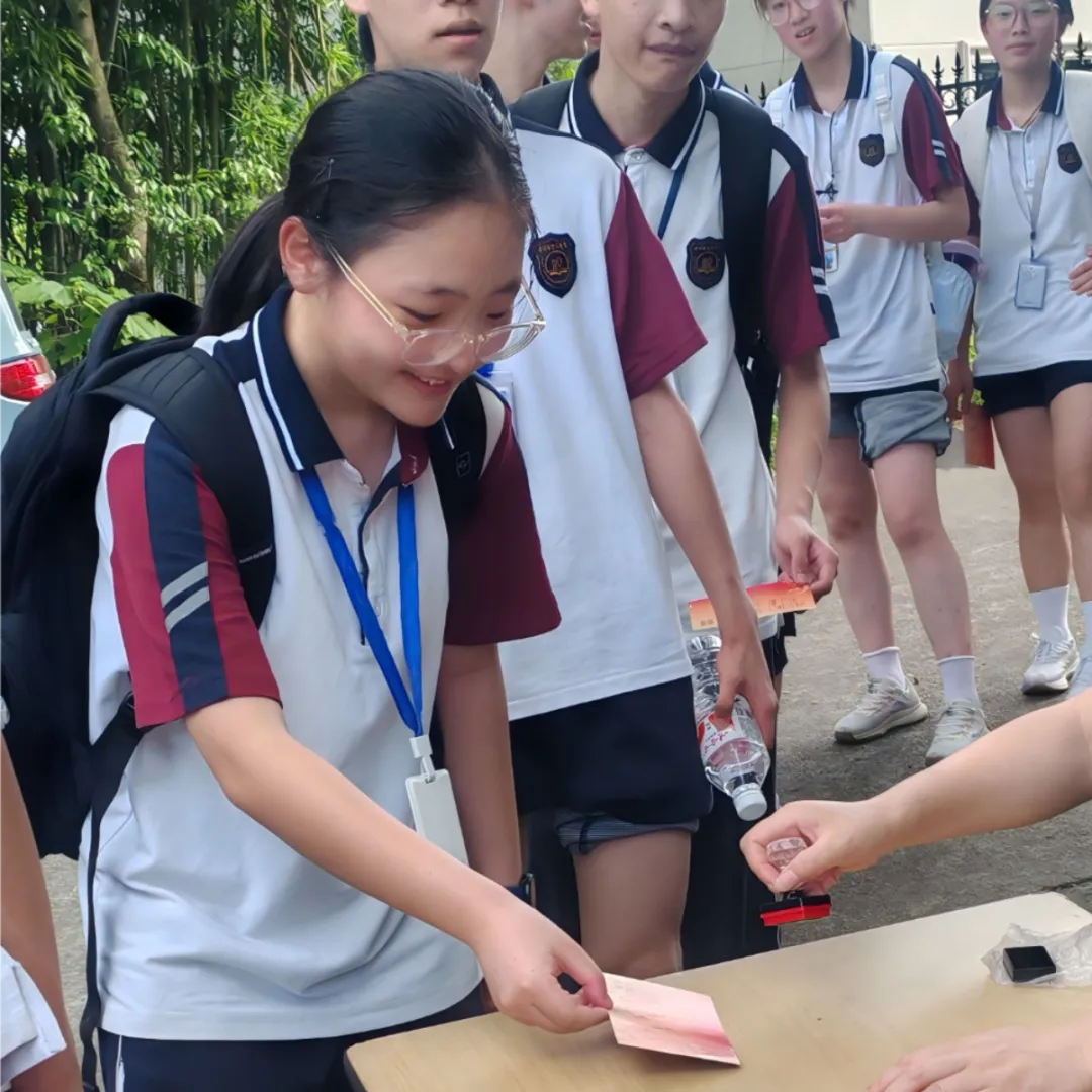 以脚步赴前程,以热血战中考——嵊州市初级中学九年级青春毅行活动纪实 第26张 以脚步赴前程,以热血战中考——嵊州市初级中学九年级青春毅行活动纪实 第26张