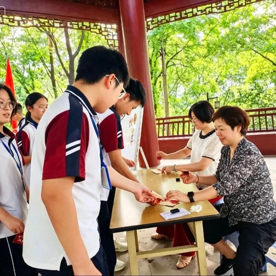 以脚步赴前程,以热血战中考——嵊州市初级中学九年级青春毅行活动纪实 第27张 以脚步赴前程,以热血战中考——嵊州市初级中学九年级青春毅行活动纪实 第27张