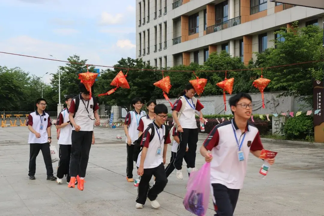 以脚步赴前程,以热血战中考——嵊州市初级中学九年级青春毅行活动纪实 第51张 以脚步赴前程,以热血战中考——嵊州市初级中学九年级青春毅行活动纪实 第51张