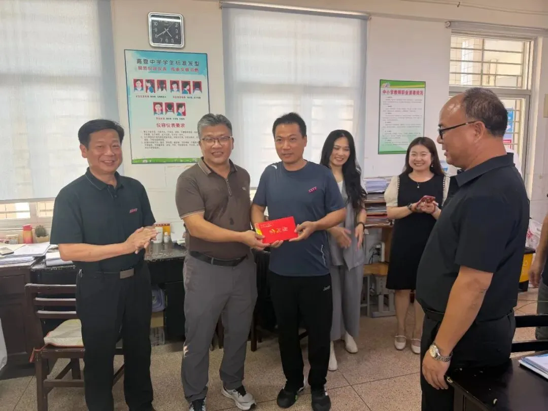 校园动态丨心系中考 情暖师生——陈埭镇主要领导莅临我校检查指导准备工作并慰问备考师生 第4张