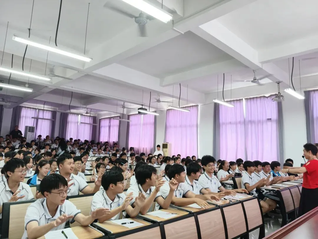 激发潜能 决胜中考——叶启春教授走进徐市中学为九年级学子作专题讲座 第2张