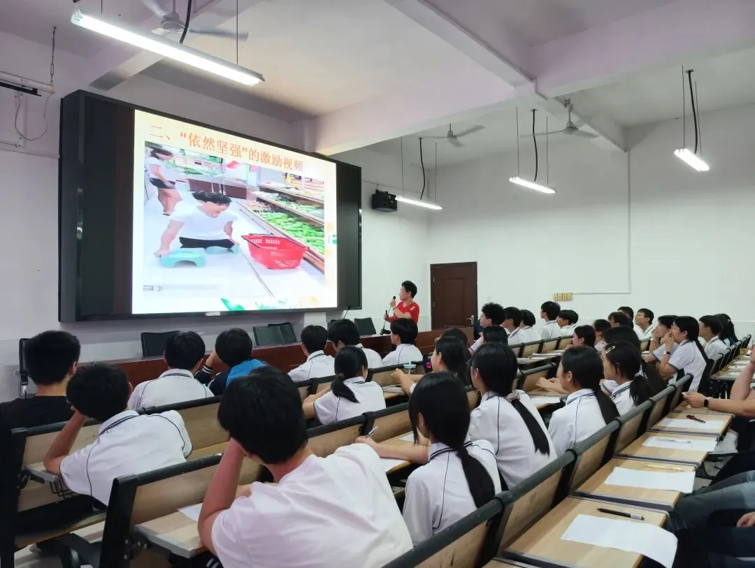 激发潜能 决胜中考——叶启春教授走进徐市中学为九年级学子作专题讲座 第3张