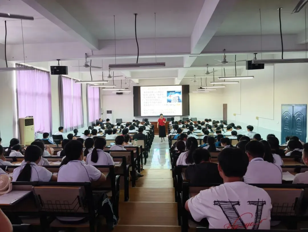 激发潜能 决胜中考——叶启春教授走进徐市中学为九年级学子作专题讲座 第5张