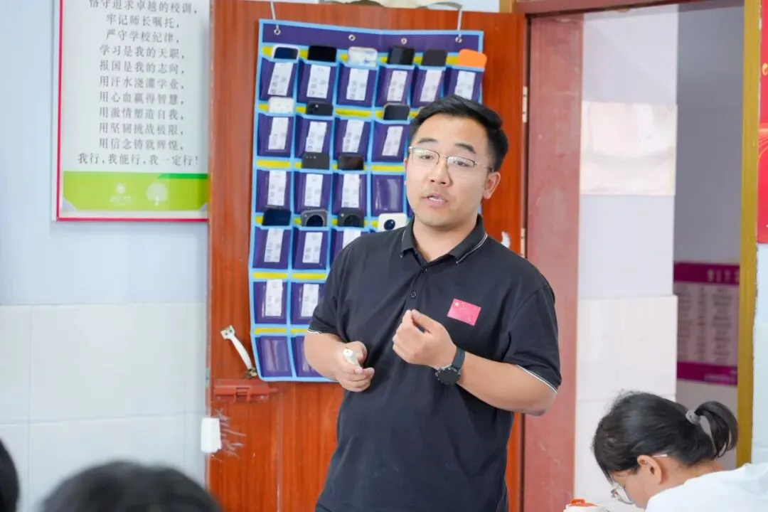 精研高考真题 深耕教学实效 | 我校物理组开展大组教研暨高考题说课比赛 第27张