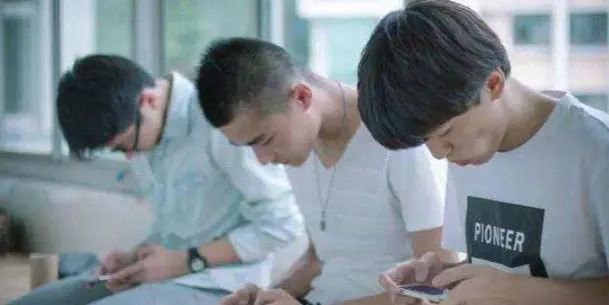 突发!A-Level泄题,试卷作废!威尔士宣布不搞校园手机禁令?这一点,留学家庭一定要想明白 第14张 突发!A-Level泄题,试卷作废!威尔士宣布不搞校园手机禁令?这一点,留学家庭一定要想明白 第14张