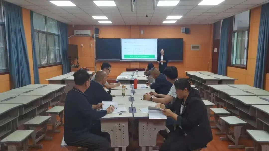 精研中考备考策略,共促片区教学提质——冠县第二片区中考冲刺与备考策略研讨会成功举行 第6张