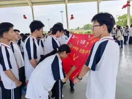 三门县城关中学九年级中考励志活动-第28张图片-四季读书网 三门县城关中学九年级中考励志活动-第28张图片-四季读书网
