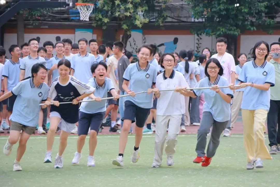 欢乐释压力 活力迎中考——初三中考减压趣味活动温情举行-第25张图片-四季读书网 欢乐释压力 活力迎中考——初三中考减压趣味活动温情举行-第25张图片-四季读书网