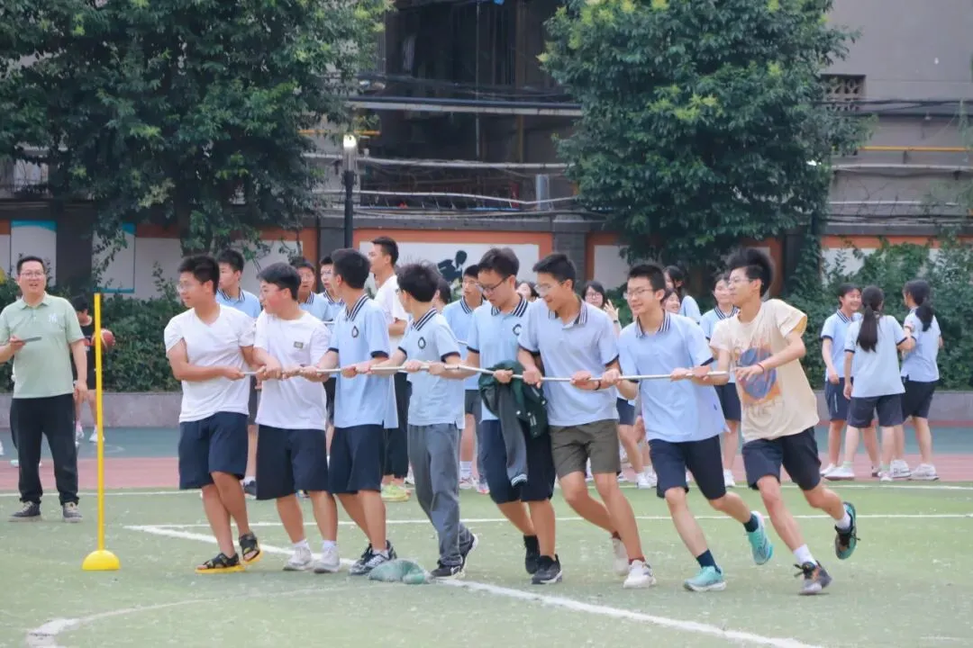 欢乐释压力 活力迎中考——初三中考减压趣味活动温情举行-第28张图片-四季读书网 欢乐释压力 活力迎中考——初三中考减压趣味活动温情举行-第28张图片-四季读书网