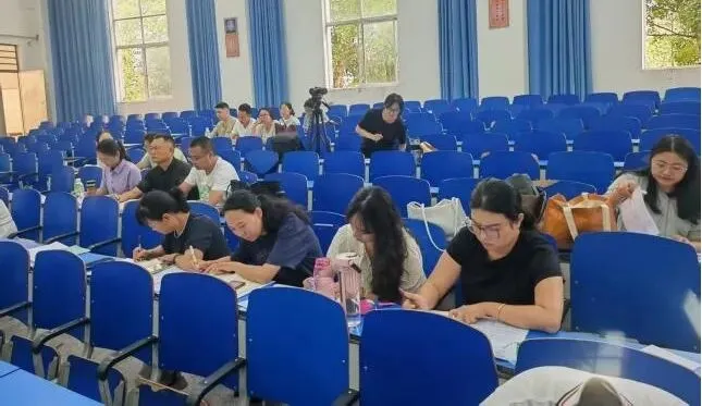 聚焦中考备考,赋能素养提升——思茅区第三批初中化学房华名师工作室第二次集中研修活动-第10张图片-四季读书网 聚焦中考备考,赋能素养提升——思茅区第三批初中化学房华名师工作室第二次集中研修活动-第10张图片-四季读书网