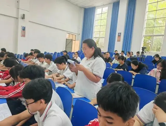 聚焦中考备考,赋能素养提升——思茅区第三批初中化学房华名师工作室第二次集中研修活动-第11张图片-四季读书网 聚焦中考备考,赋能素养提升——思茅区第三批初中化学房华名师工作室第二次集中研修活动-第11张图片-四季读书网