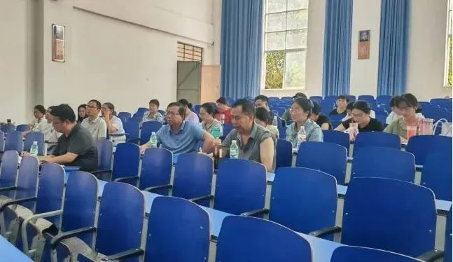 聚焦中考备考,赋能素养提升——思茅区第三批初中化学房华名师工作室第二次集中研修活动-第12张图片-四季读书网 聚焦中考备考,赋能素养提升——思茅区第三批初中化学房华名师工作室第二次集中研修活动-第12张图片-四季读书网