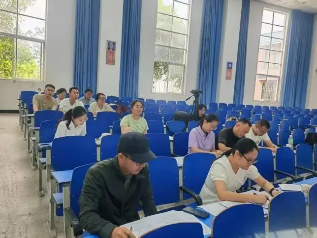 聚焦中考备考,赋能素养提升——思茅区第三批初中化学房华名师工作室第二次集中研修活动-第13张图片-四季读书网 聚焦中考备考,赋能素养提升——思茅区第三批初中化学房华名师工作室第二次集中研修活动-第13张图片-四季读书网