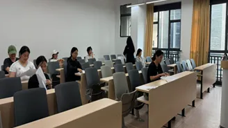 旅游管理学院第十九届英语等级模拟考试-第27张图片-四季读书网