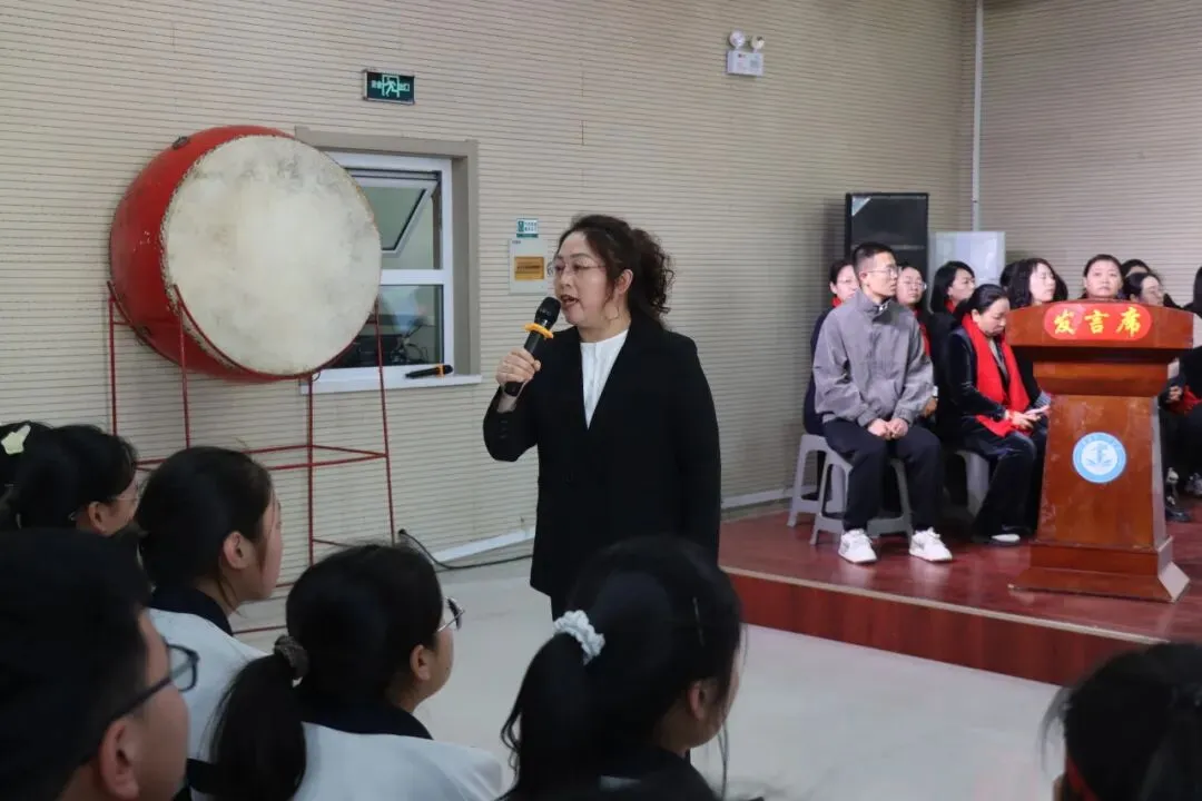 【决战中考 问鼎巅峰】石楼一中举行中考百日誓师大会-第23张图片-四季读书网 【决战中考 问鼎巅峰】石楼一中举行中考百日誓师大会-第23张图片-四季读书网