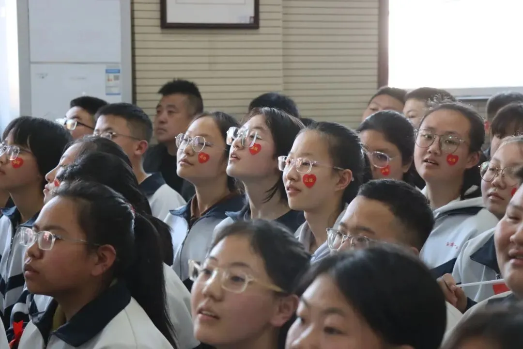 【决战中考 问鼎巅峰】石楼一中举行中考百日誓师大会-第24张图片-四季读书网 【决战中考 问鼎巅峰】石楼一中举行中考百日誓师大会-第24张图片-四季读书网