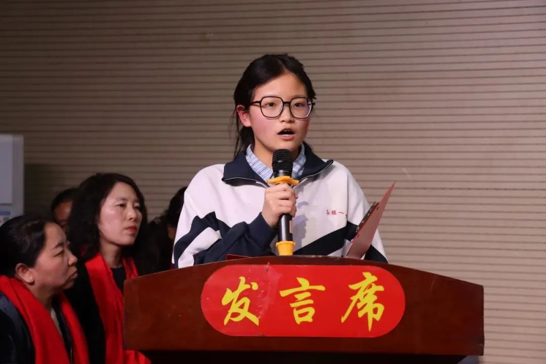 【决战中考 问鼎巅峰】石楼一中举行中考百日誓师大会-第53张图片-四季读书网 【决战中考 问鼎巅峰】石楼一中举行中考百日誓师大会-第53张图片-四季读书网