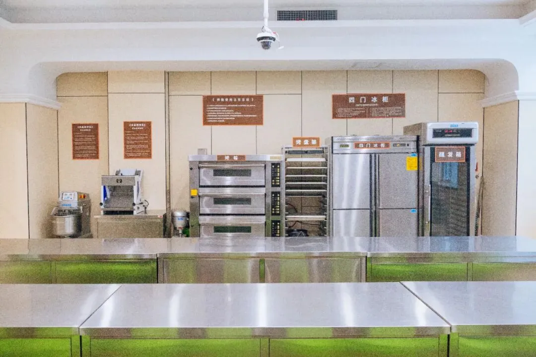 2026新疆中考倒计时!成绩不好提前择校,实地考察必看这 6 点-第22张图片-四季读书网 2026新疆中考倒计时!成绩不好提前择校,实地考察必看这 6 点-第22张图片-四季读书网