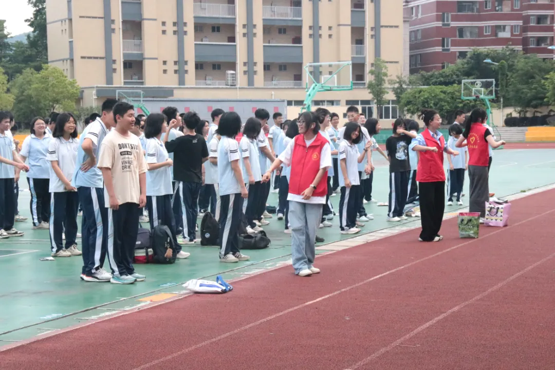 释放压力,赋能备考——我校成功举办中考减压团体心理辅导活动-第15张图片-四季读书网 释放压力,赋能备考——我校成功举办中考减压团体心理辅导活动-第15张图片-四季读书网