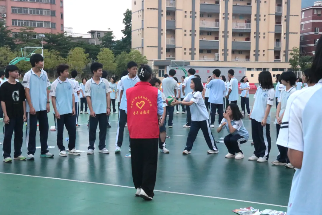 释放压力,赋能备考——我校成功举办中考减压团体心理辅导活动-第21张图片-四季读书网 释放压力,赋能备考——我校成功举办中考减压团体心理辅导活动-第21张图片-四季读书网