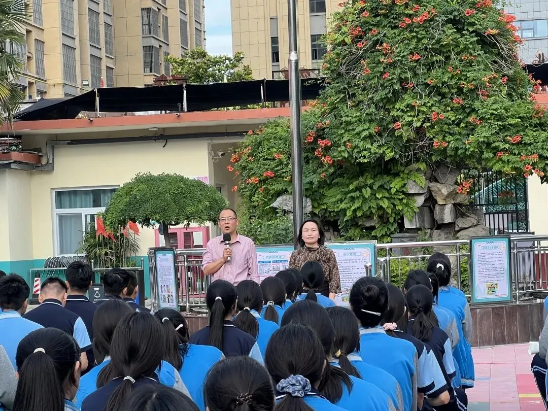 减压赋能 助力中考|李娟娟心理健康名师工作室走进辉县市第一民族学校 第2张 减压赋能 助力中考|李娟娟心理健康名师工作室走进辉县市第一民族学校 第2张