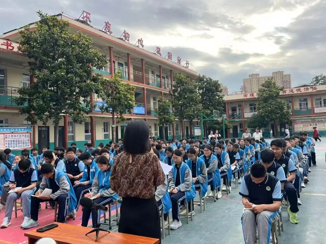 减压赋能 助力中考|李娟娟心理健康名师工作室走进辉县市第一民族学校 第4张 减压赋能 助力中考|李娟娟心理健康名师工作室走进辉县市第一民族学校 第4张