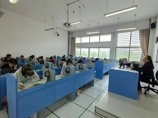 教育教学|英语学院顺利开展英语专业四级模拟考试-第2张图片-四季读书网