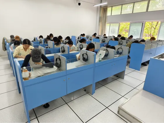 教育教学|英语学院顺利开展英语专业四级模拟考试-第3张图片-四季读书网