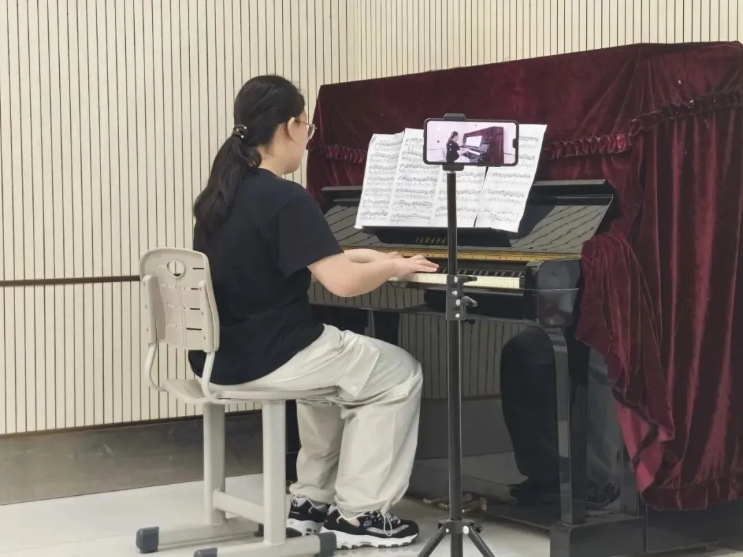 一线艺术 | 2026年音乐专业5月份模拟考试现场纪实-第17张图片-四季读书网