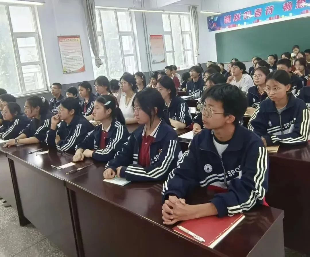 为心赋能 助力中考|心理健康宣讲走进神农中学,护航学子从容应考.-第43张图片-四季读书网 为心赋能 助力中考|心理健康宣讲走进神农中学,护航学子从容应考.-第43张图片-四季读书网