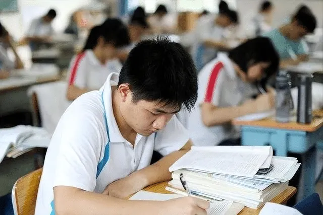 中考分数不理想?江西中职择校 + 专业挑选全攻略,升学就业两不误-第18张图片-四季读书网 中考分数不理想?江西中职择校 + 专业挑选全攻略,升学就业两不误-第18张图片-四季读书网