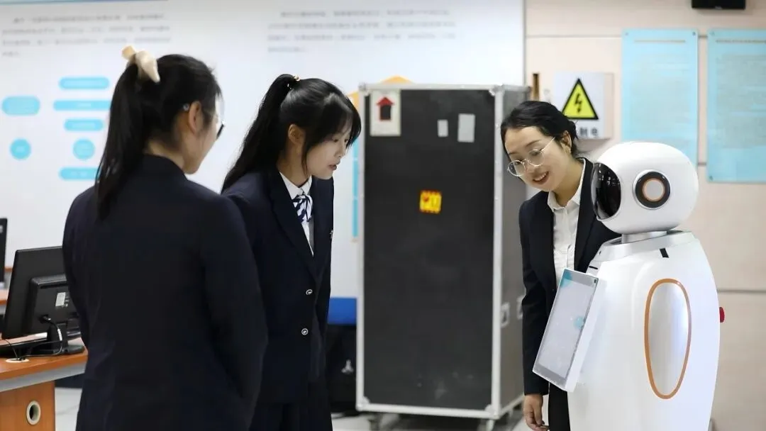 中考招生|南京商业学校2026年招生简章-第7张图片-四季读书网