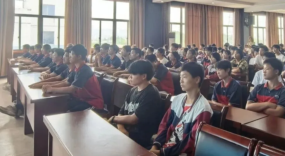 从容迎中考 心态定乾坤|中塘学校开展中考考前心理健康科普讲座 第11张 从容迎中考 心态定乾坤|中塘学校开展中考考前心理健康科普讲座 第11张