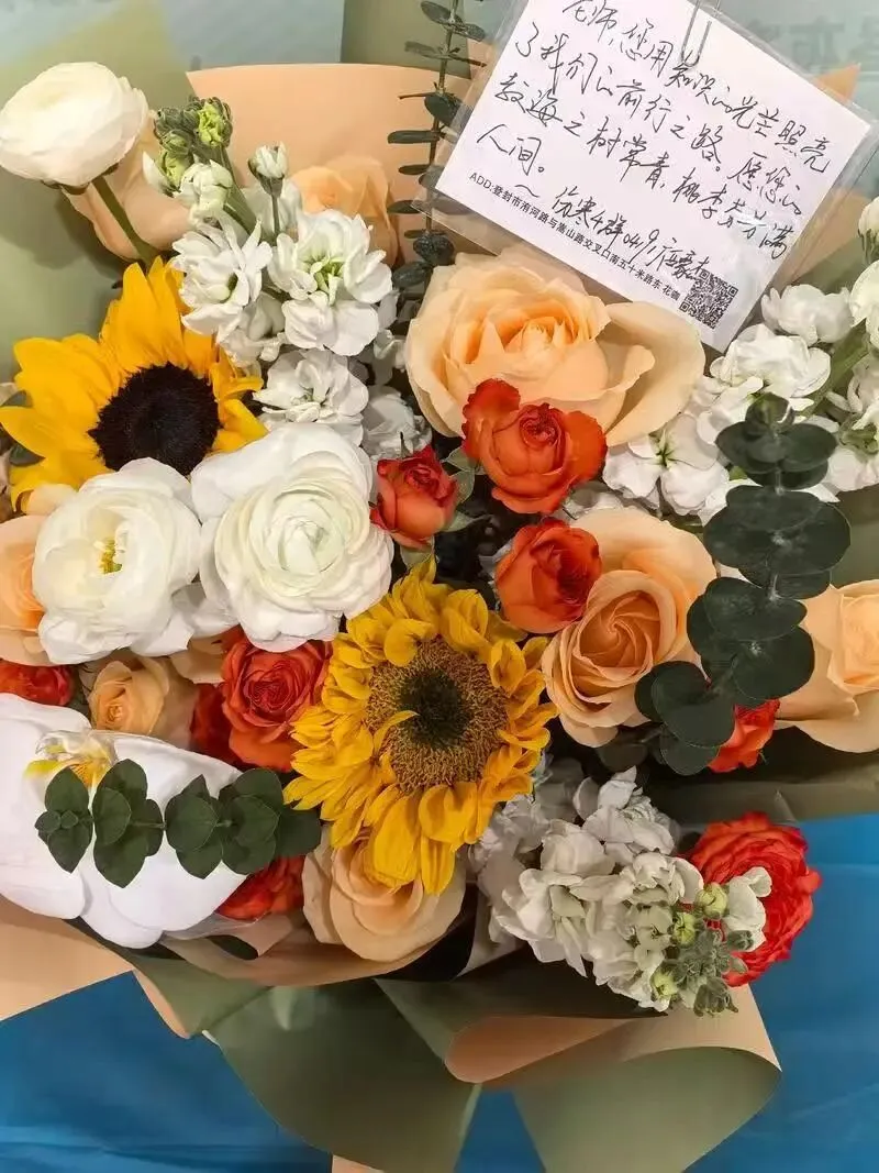 高考真题再现之目送与奔赴: 江苏阜宁中学高三试卷爆火!卷尾94字看哭全网,严师写下最柔告别 : 第2张 高考真题再现之目送与奔赴: 江苏阜宁中学高三试卷爆火!卷尾94字看哭全网,严师写下最柔告别 : 第2张