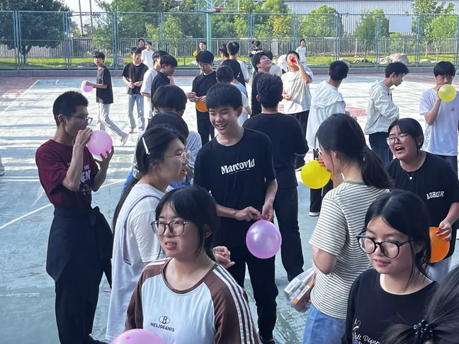 心向阳光 从容迎考——我校九年级开展中考减压系列活动 第4张 心向阳光 从容迎考——我校九年级开展中考减压系列活动 第4张
