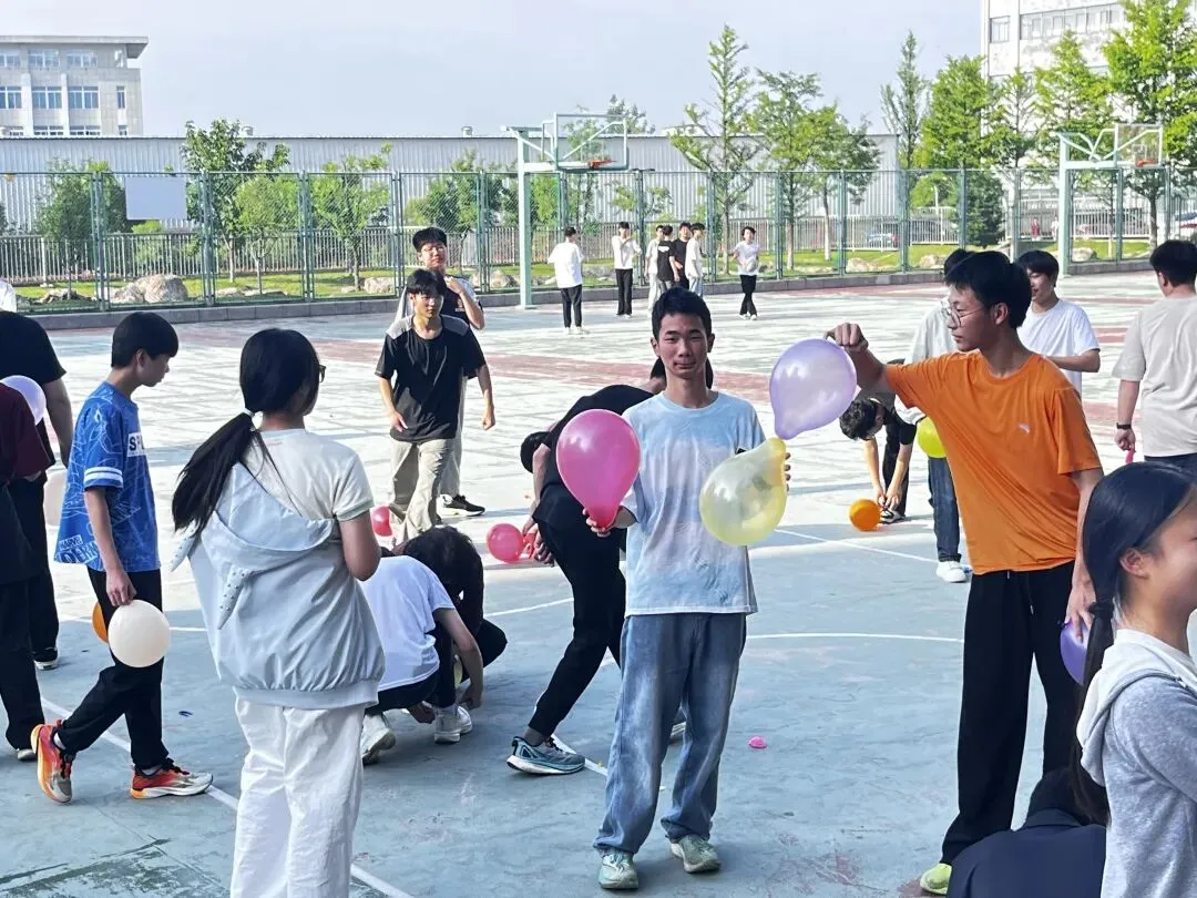 心向阳光 从容迎考——我校九年级开展中考减压系列活动 第7张 心向阳光 从容迎考——我校九年级开展中考减压系列活动 第7张